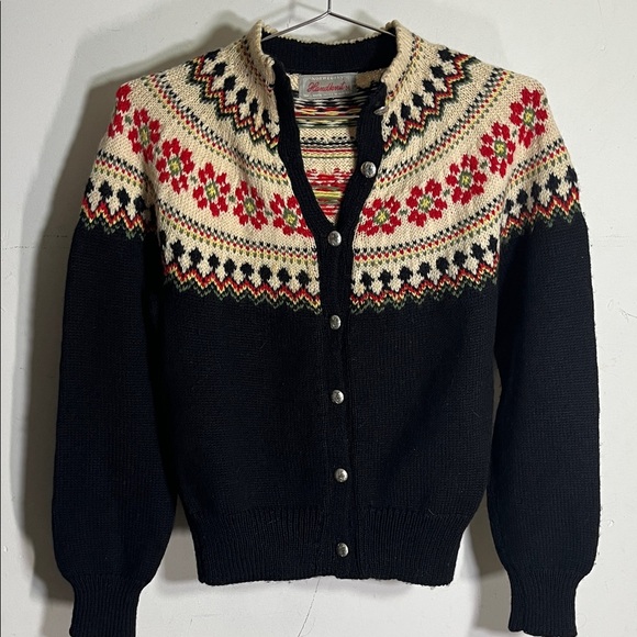 Norwegian Sweaters - Norwegian Vintage Hand-knit Wool Cardigan